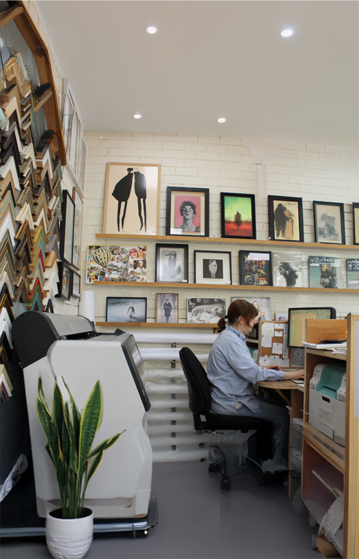 Photo Frame neighborhood store